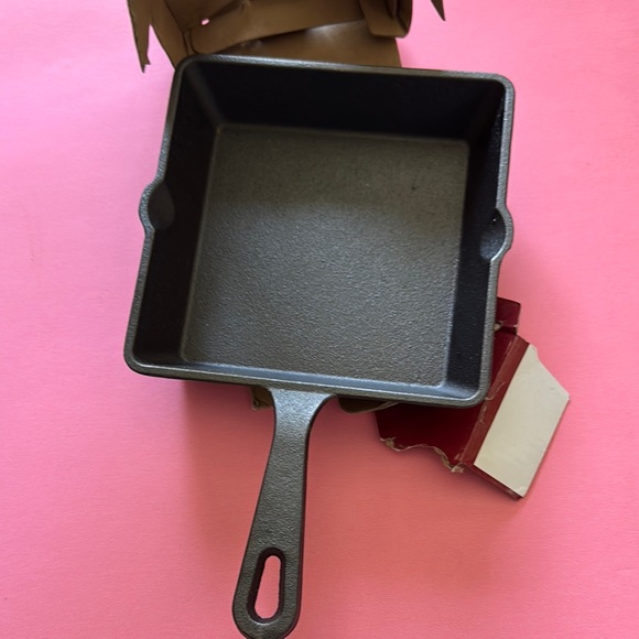 Sedona Cast Iron Skillet and Griddle Set - Picture 3 of 3